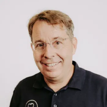 Dr. Oliver Arnold